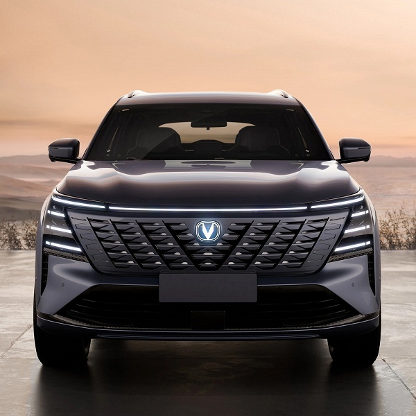 Предложение, от которого невозможно отказаться.&nbsp;Новейший Changan CS75 PLUS с &laquo;космическим&raquo; дизайном, &laquo;автоматом&raquo; Aisin и тремя экранами в салоне &mdash; всего в 17 тыс. долларов